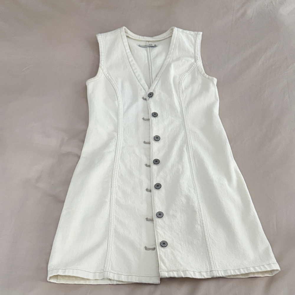 Abercrombie Sleeveless Denim Button-Down Dress - Picture 3 of 6